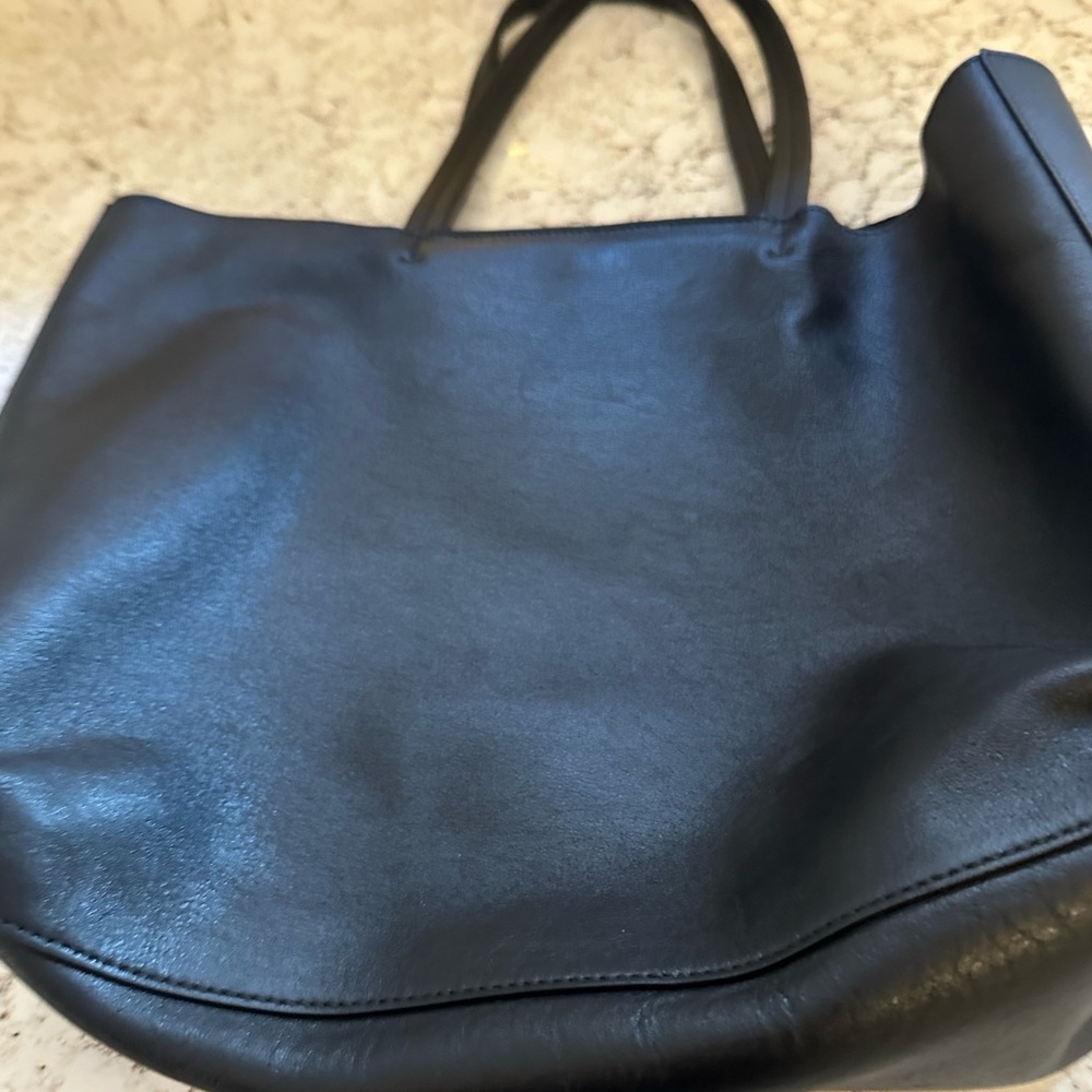 Elena Ghisellini  Black Leather Tote with Zipper Accent - Picture 10 of 13